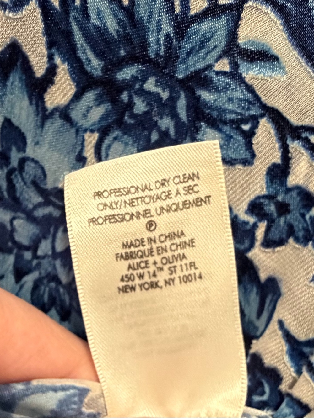 Alice + Olivia “Sheila” Floral Henley Top in Azulejos Print - Picture 11 of 12